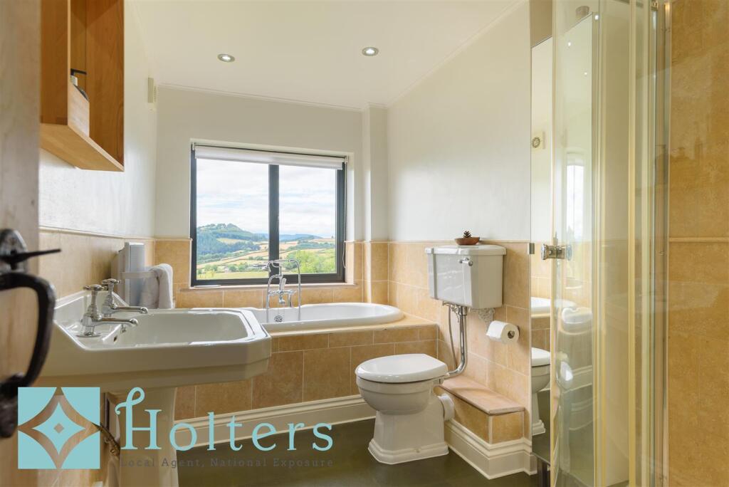 Charles's Cottage, Round Oak-09.jpg