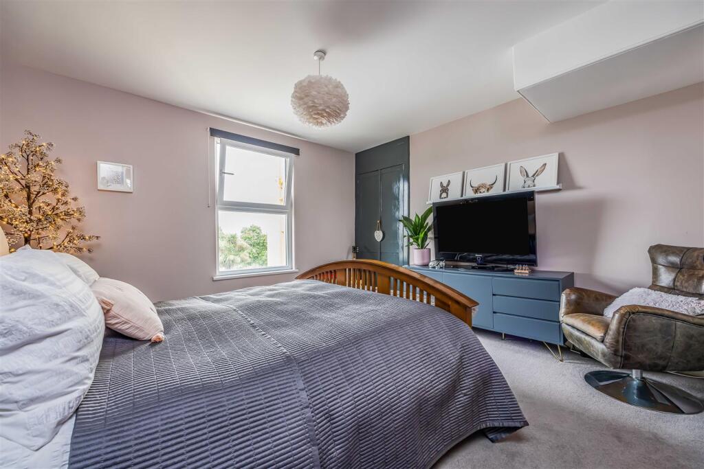 Flat 3, 38. Lennox Road North, Southsea-Small-Port