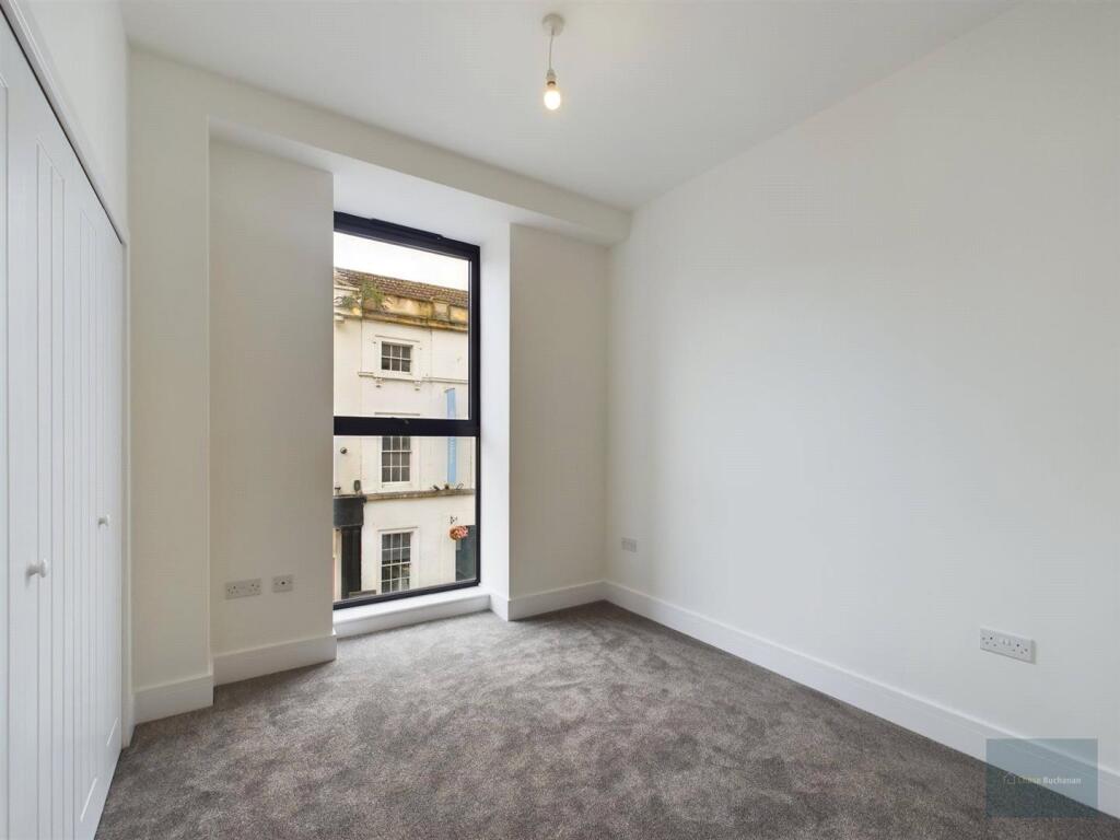 CAM03907G0-PR0035-ST