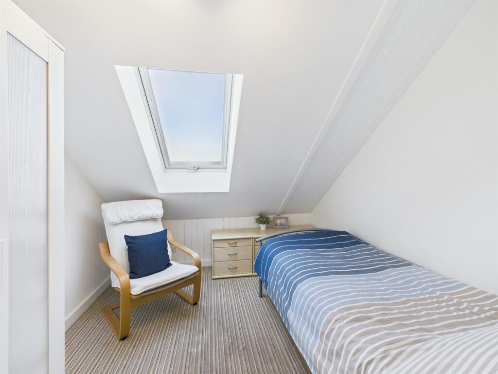 Second Floor Single.