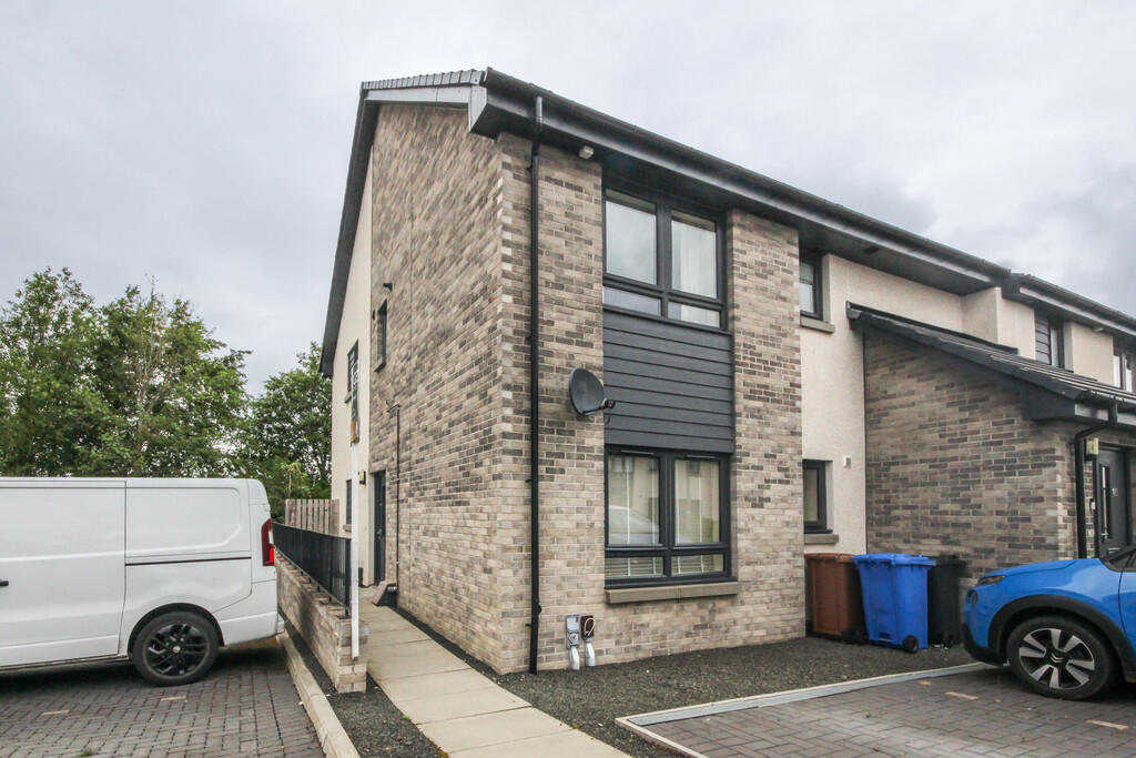 12 Balmoral - Red...