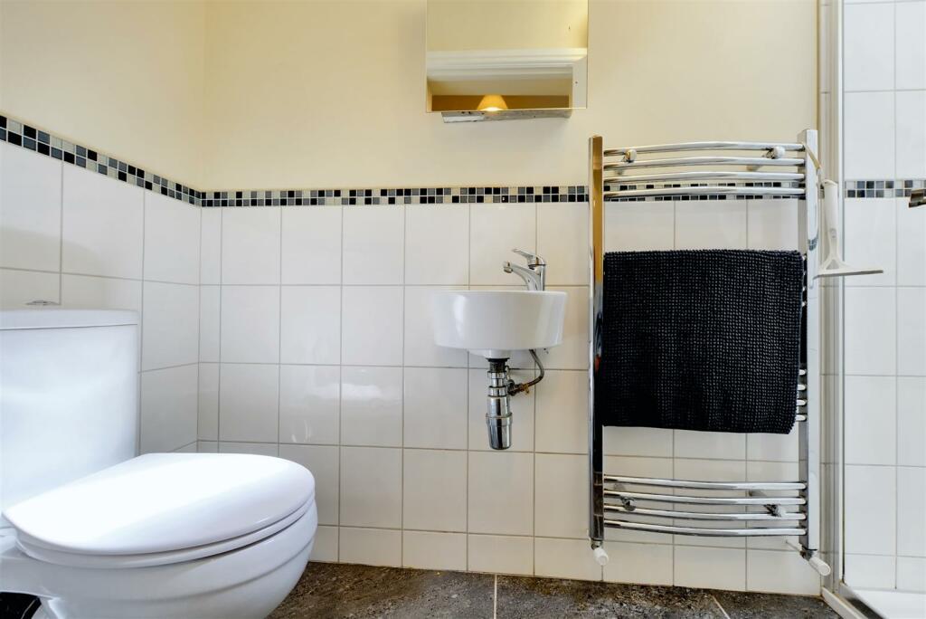 Shower Room_1.jpeg