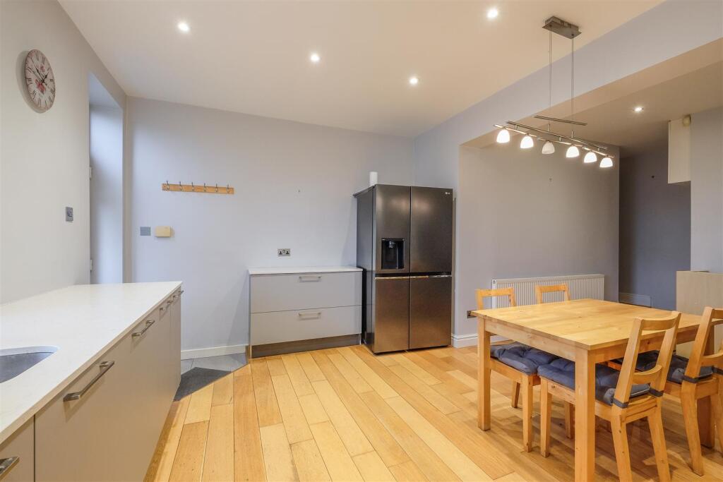 Kitchen/Dining