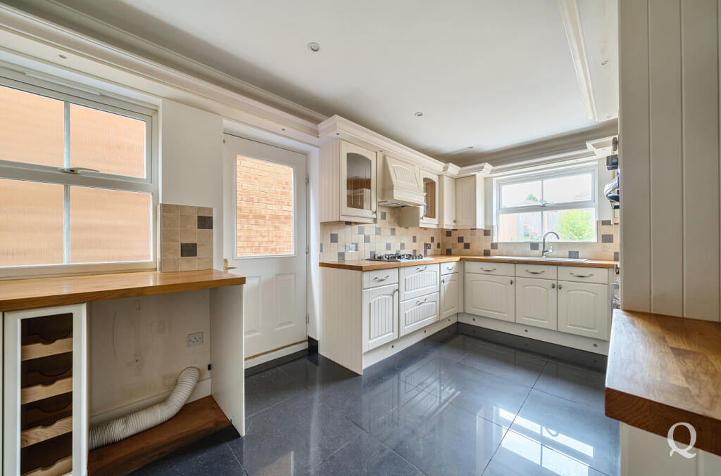 ff949eff-6dc9-4c6...