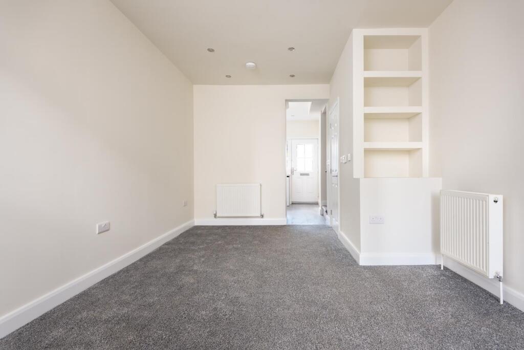 Living Room 2.jpg