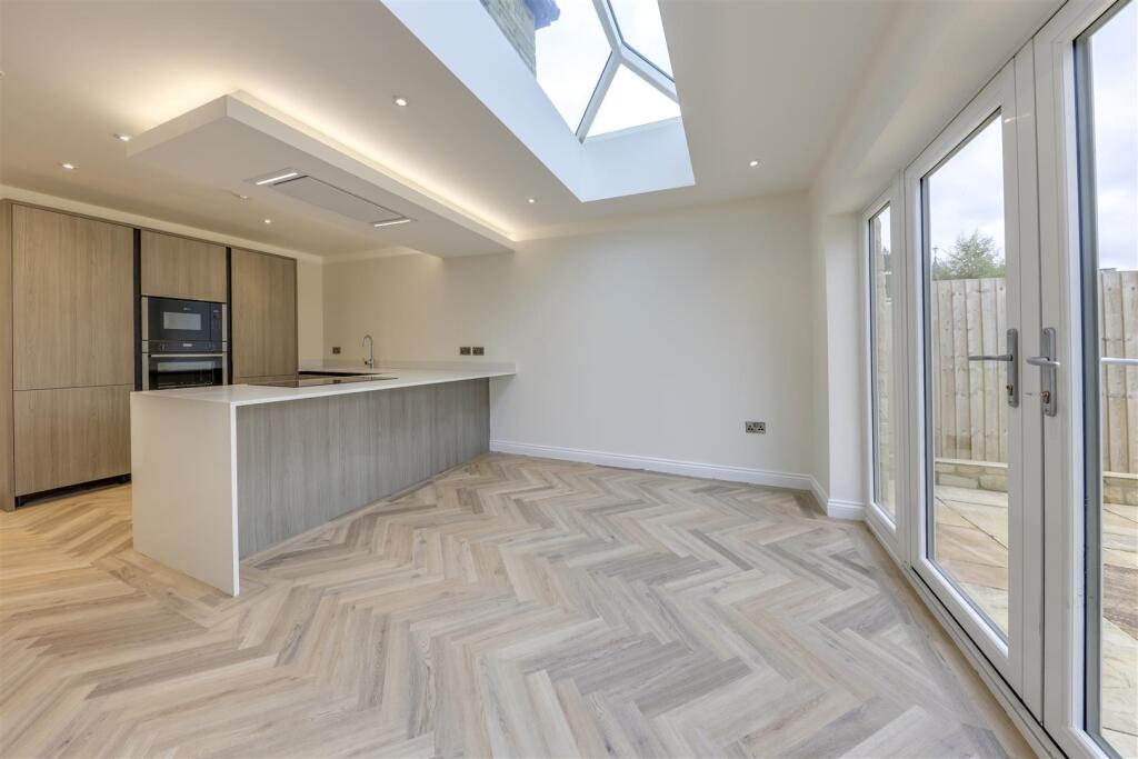 Open Plan Kitchen / Dining / Living