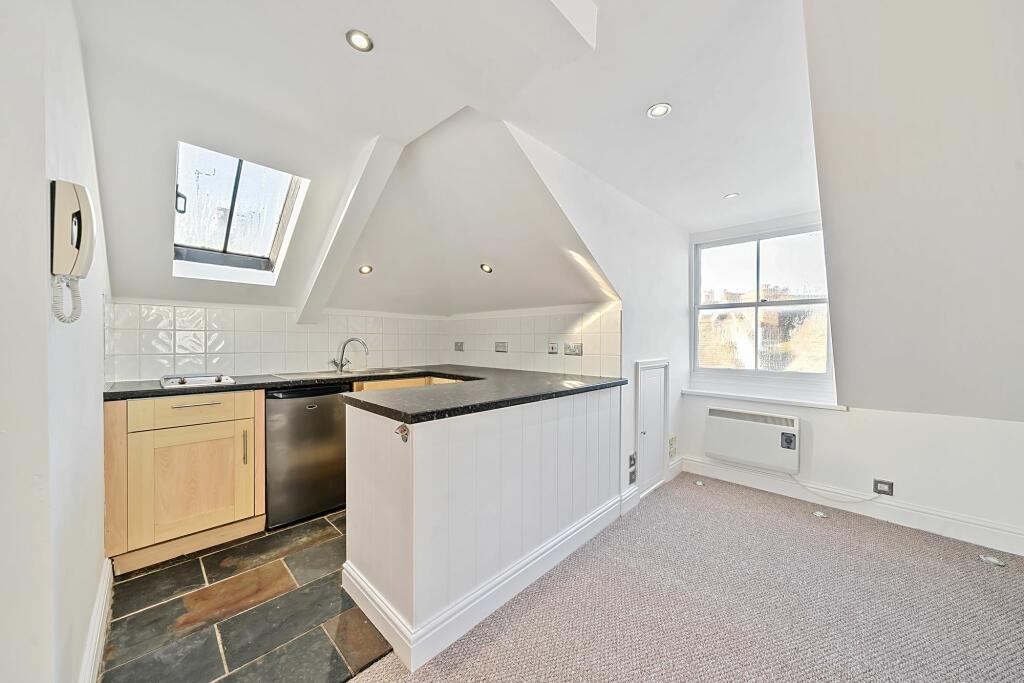 Kitchen/Living/Dining room (2)