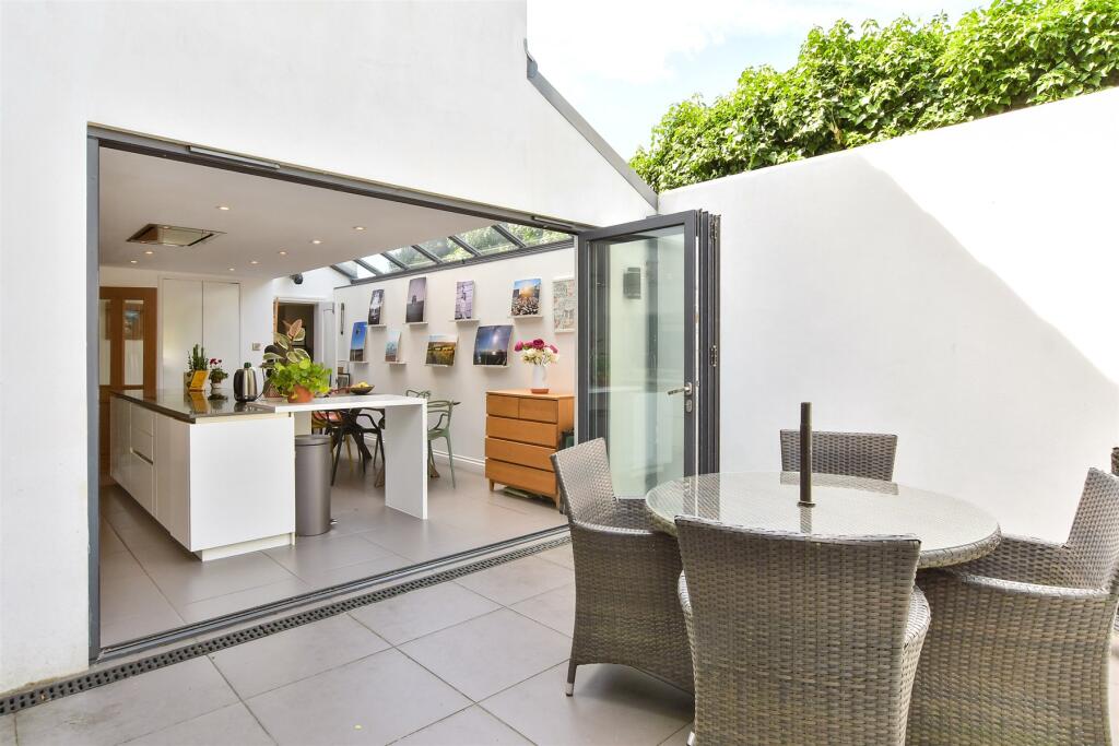External Lifestyle Photograph
