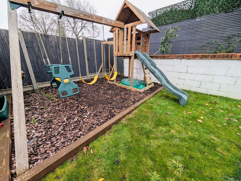 PXL_20251212_1406...