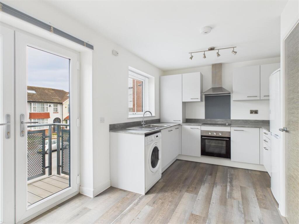 2 Webbs Court - 04.jpg