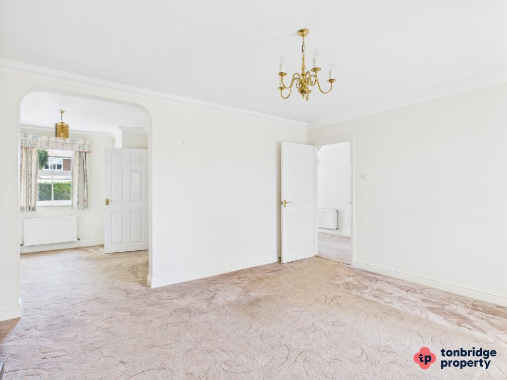 CAM03742G0-PR0023-STILL067