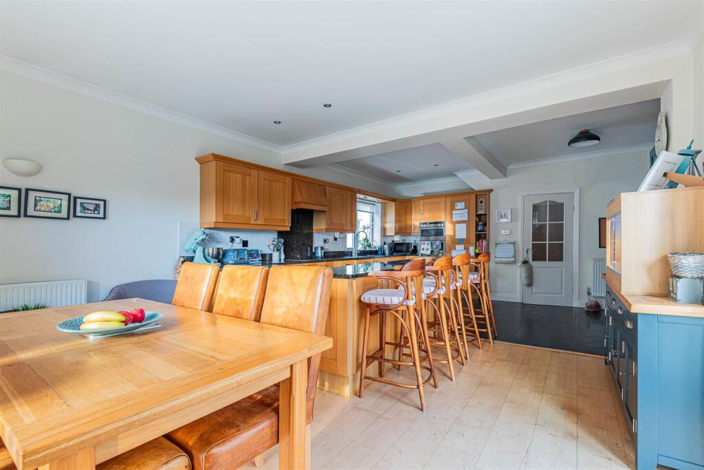 Dan Y Coed 20-33.jpg