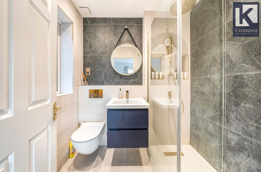 Oakwood Avenue, Epsom