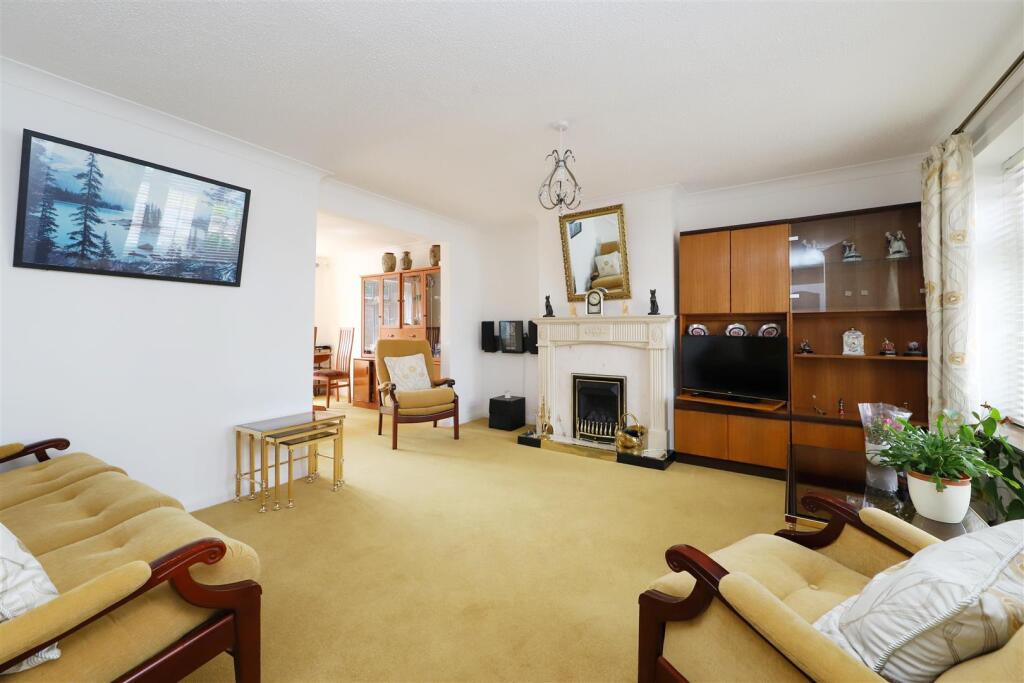 43 Stowe Crescent (1) copy.jpg