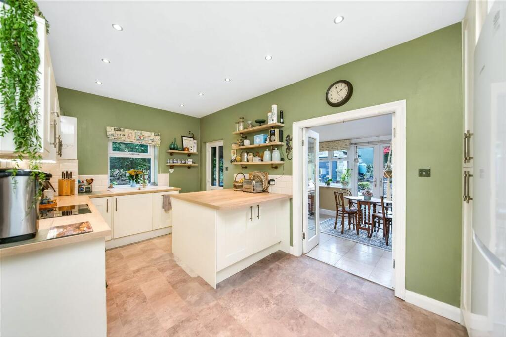 OPEN PLAN DINING KITCHEN