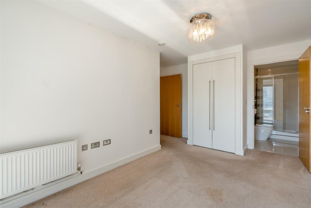 8557115-interior21.jpg