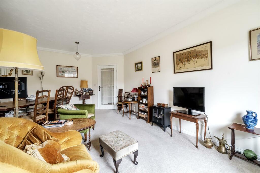 Living Room.jpg