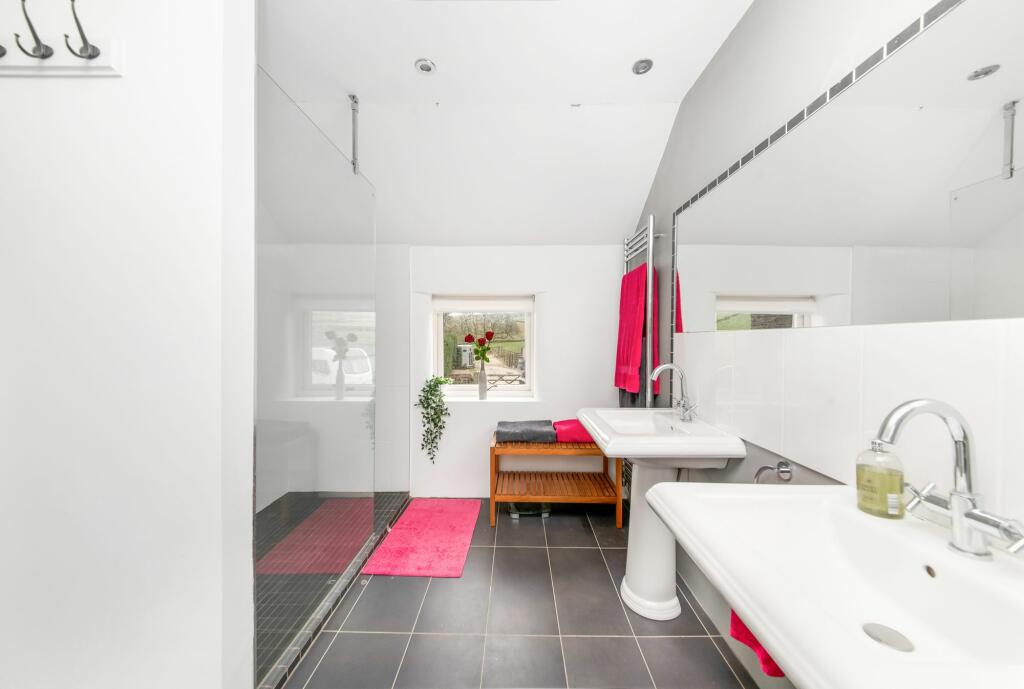 Ensuite to bedroom one