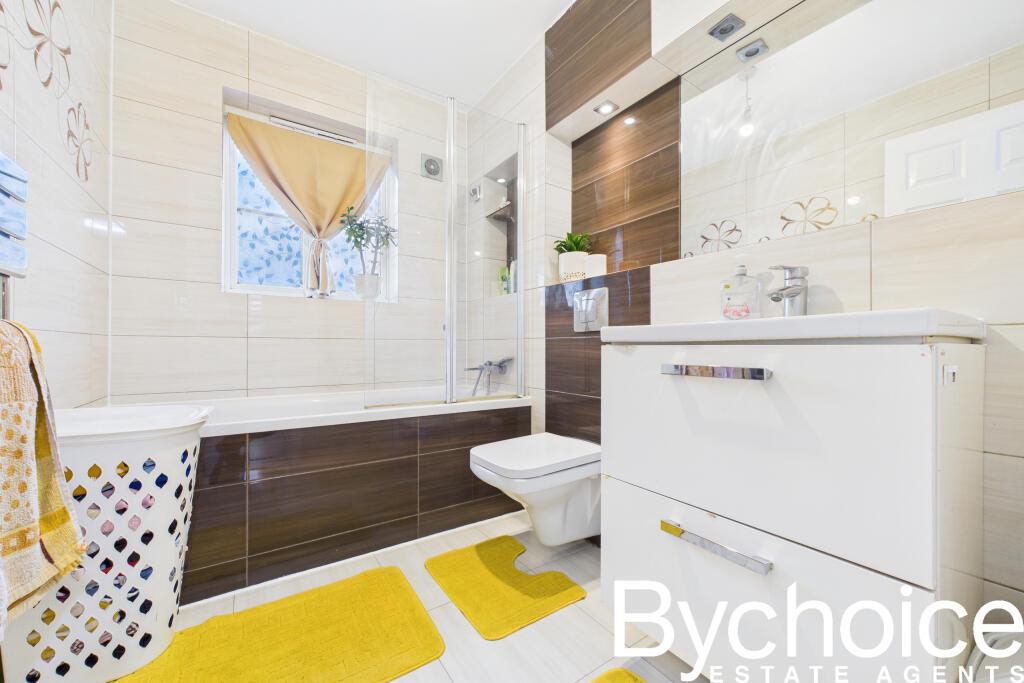 CAM05454G0-PR0063-STILL017