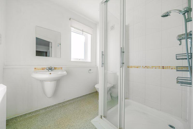 Ensuite shower room to master bedroom