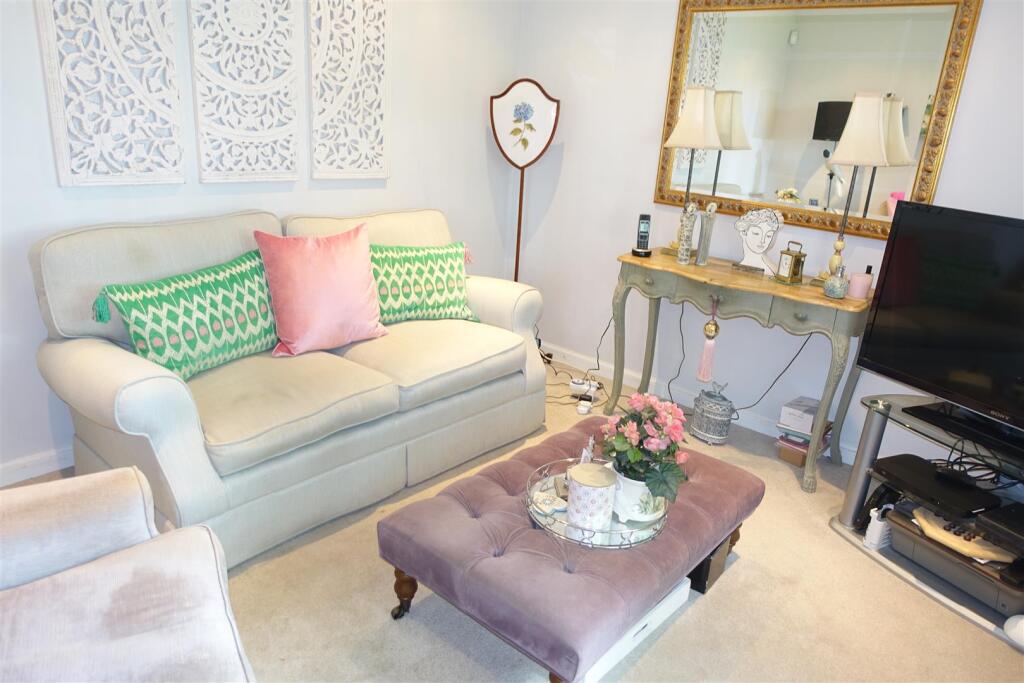 Sitting Room / Bedroom 4