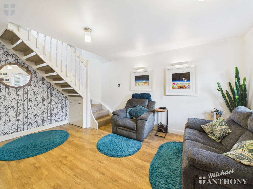 CAM03852G0-PR0419-STILL006