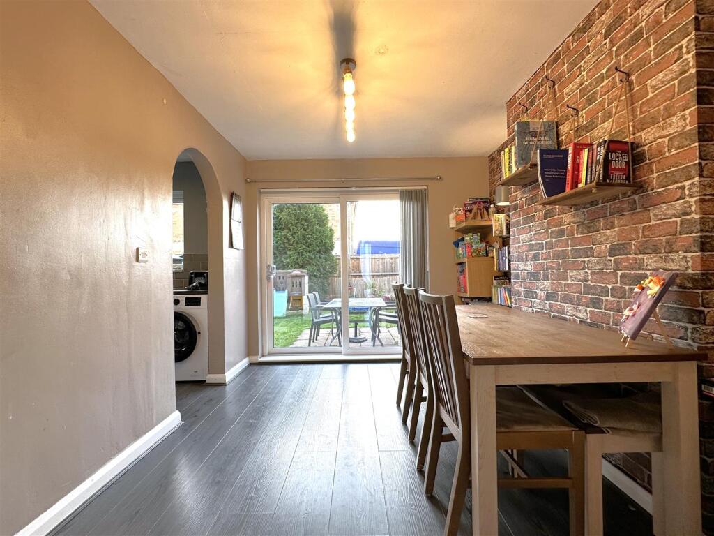 Dining Room With Sliding Patio Doors 989