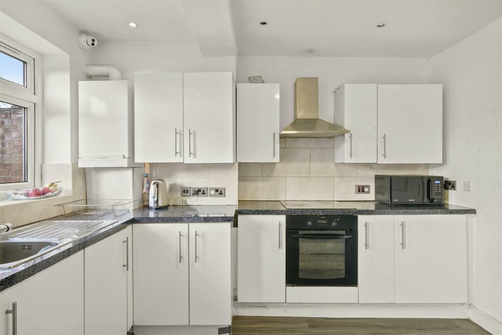 30 Sudbury Avenue - zA8uCVeCupIwlLXcG1YM.jpg