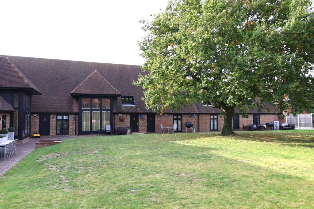 COMMUNAL GARDEN AREA