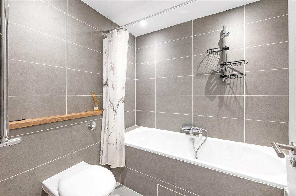 En Suite Bathroom