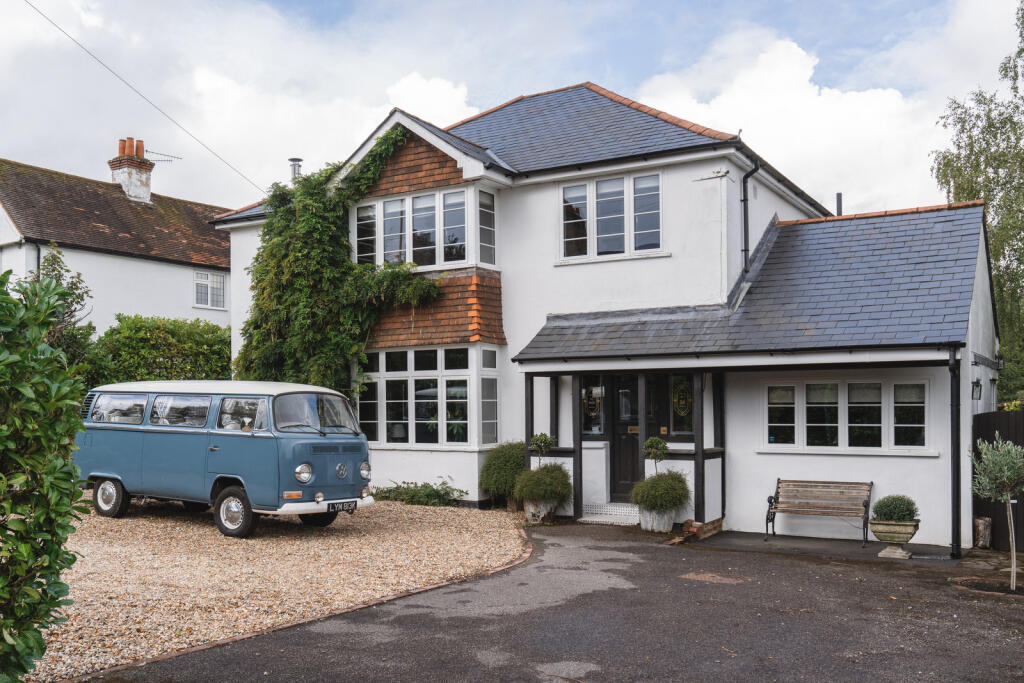 310998 - 84CranmoreLane_HighRes-73.jpg