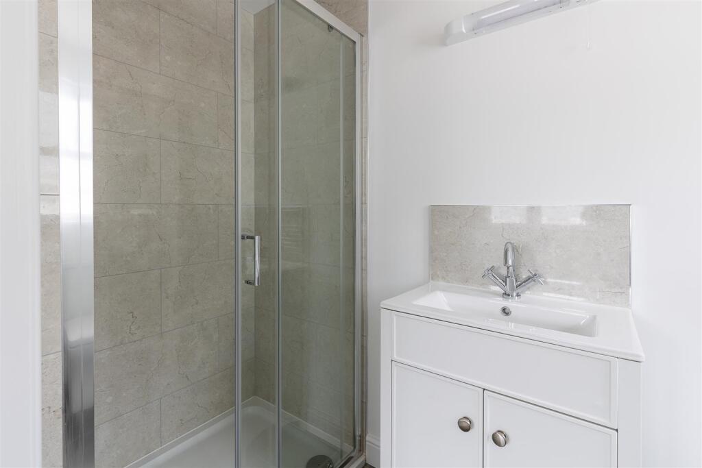 Ensuite.jpg