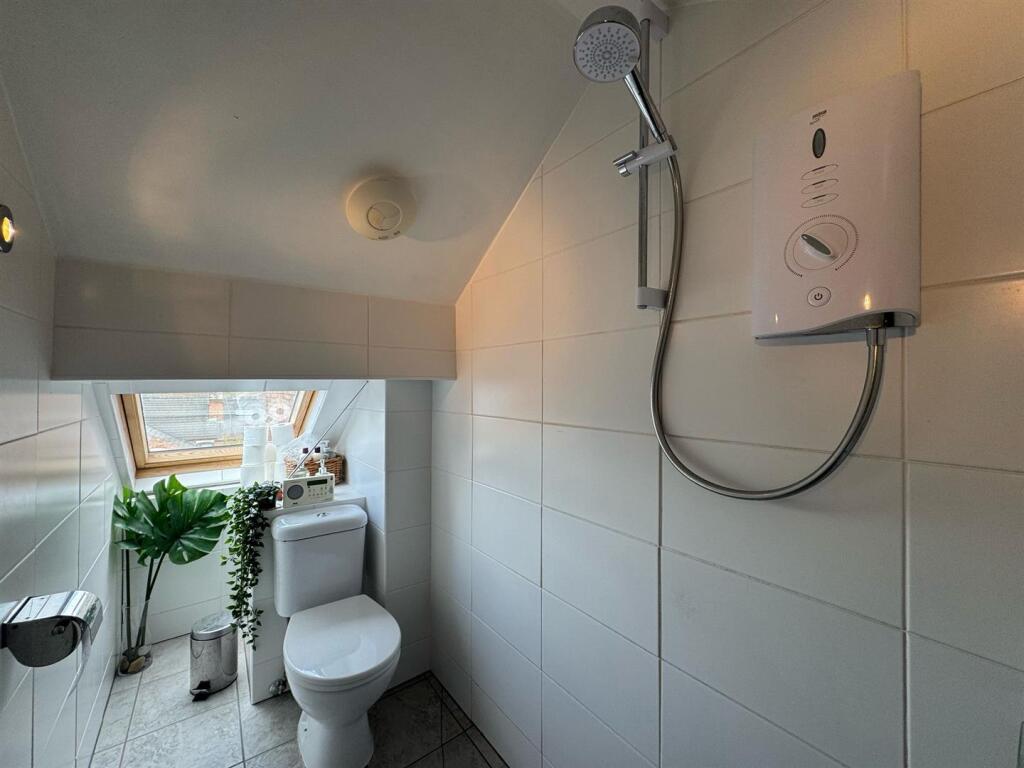 EN-SUITE WET ROOM
