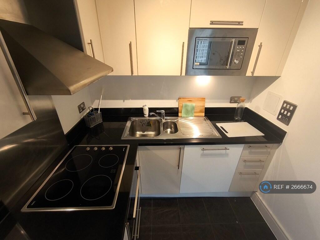 Kitchen Alternate View 2