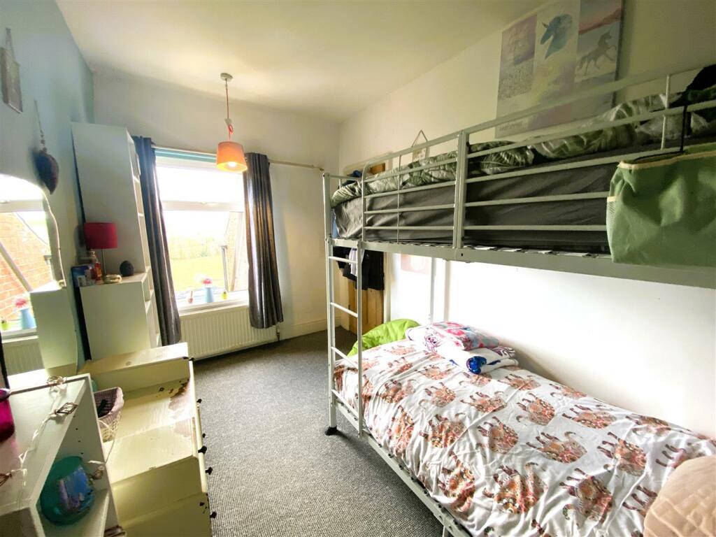 bed 2.JPG