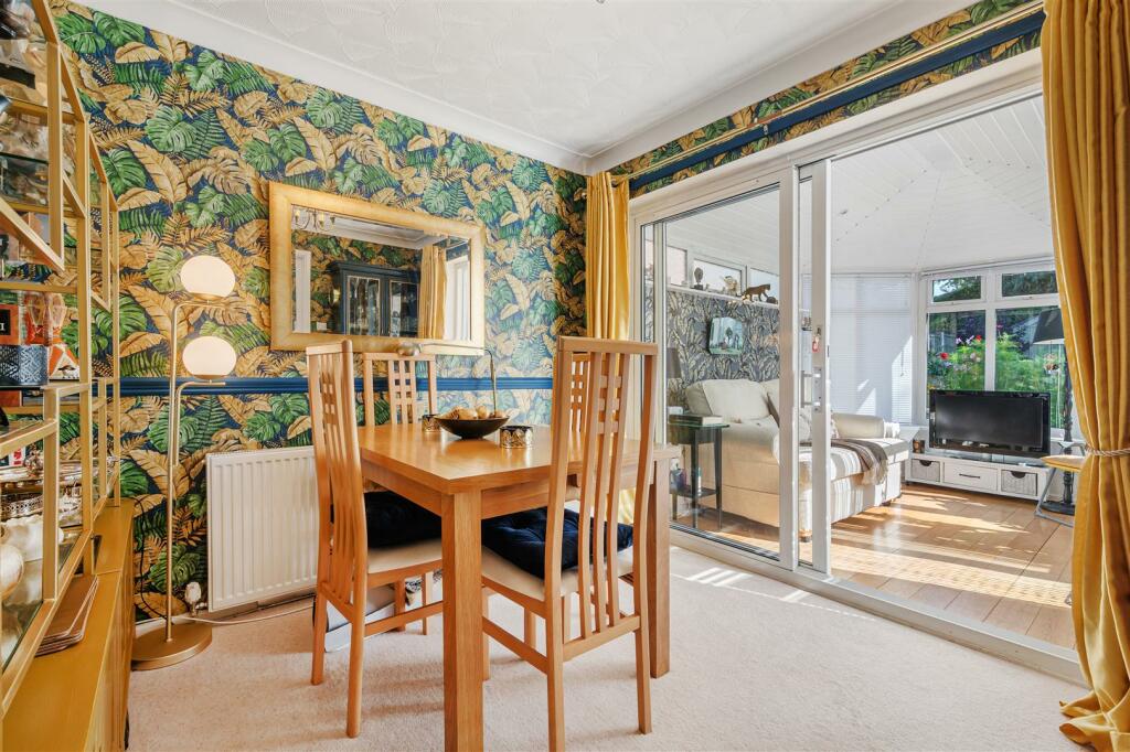 Dining Room (2).jpg