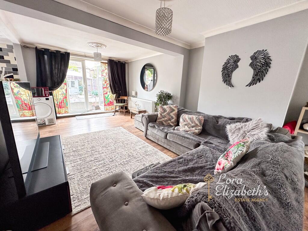 Lounge/Sun Room