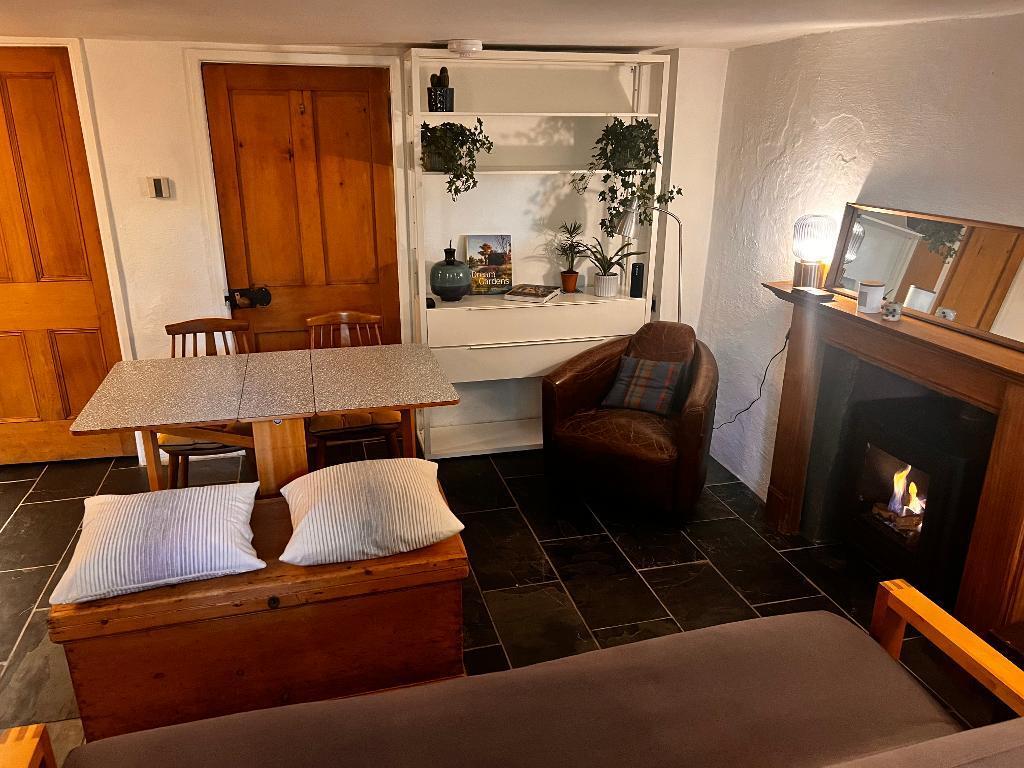 Bed/Sitting Room