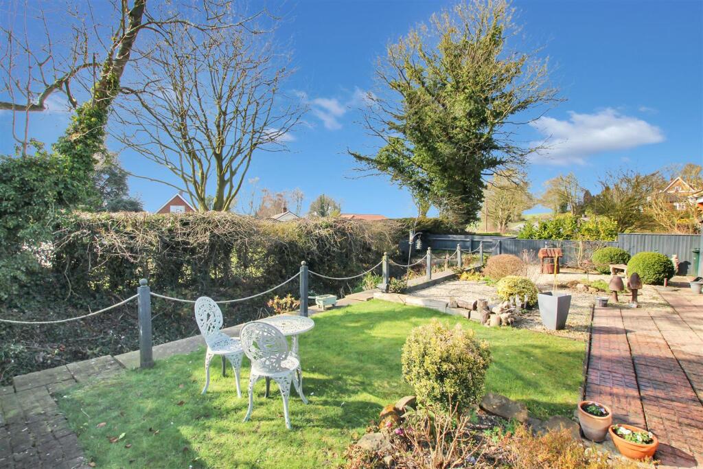 Rear Garden - b.JPG