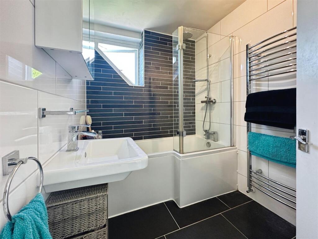 0fee28bb--4E72-AF42-28B408FA5E0D-61919-000014B4D53