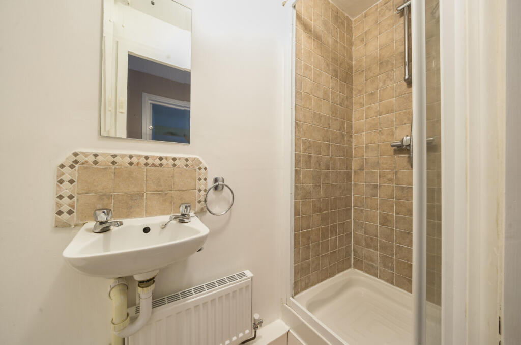 13316861468892ad1c2527arw