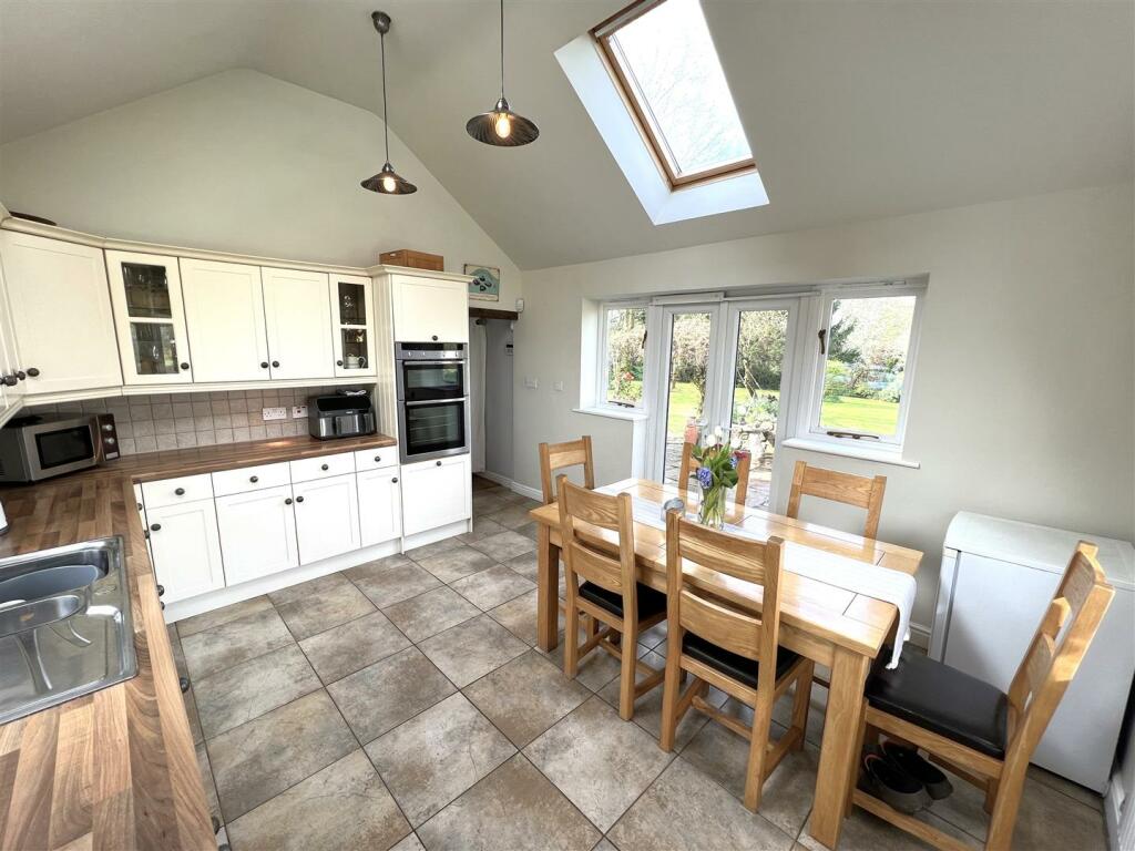 Kitchen C.JPG