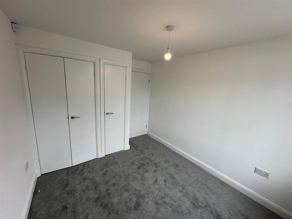 Bedroom 2a.jpg