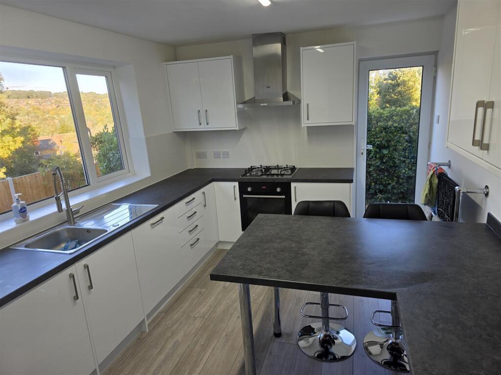 kitchen new 1.jpg