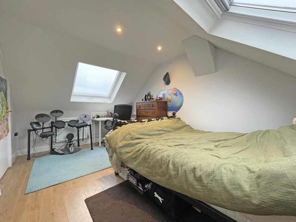 Temeraire Road 57 Bed 1.....jpg