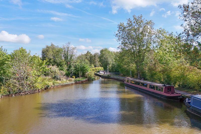 MACCLESFIELD CANAL
