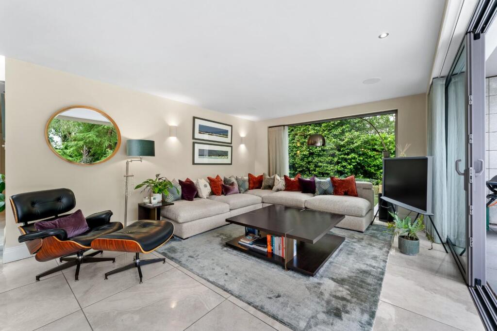 218 WOODFORD ROAD-68.jpg