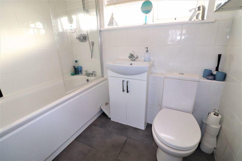 Photo 32
