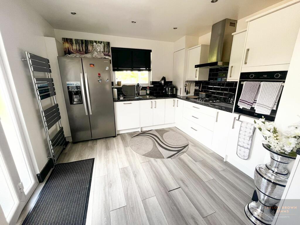 kitchen extra.jpeg
