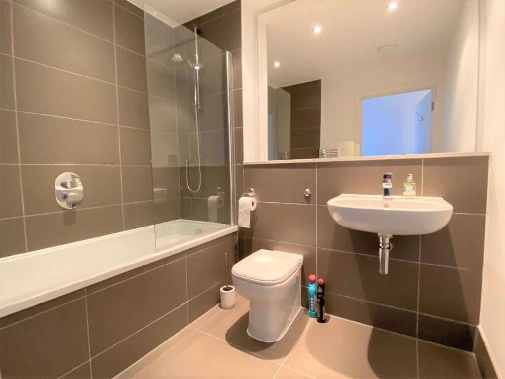 3 The Point Bathroom